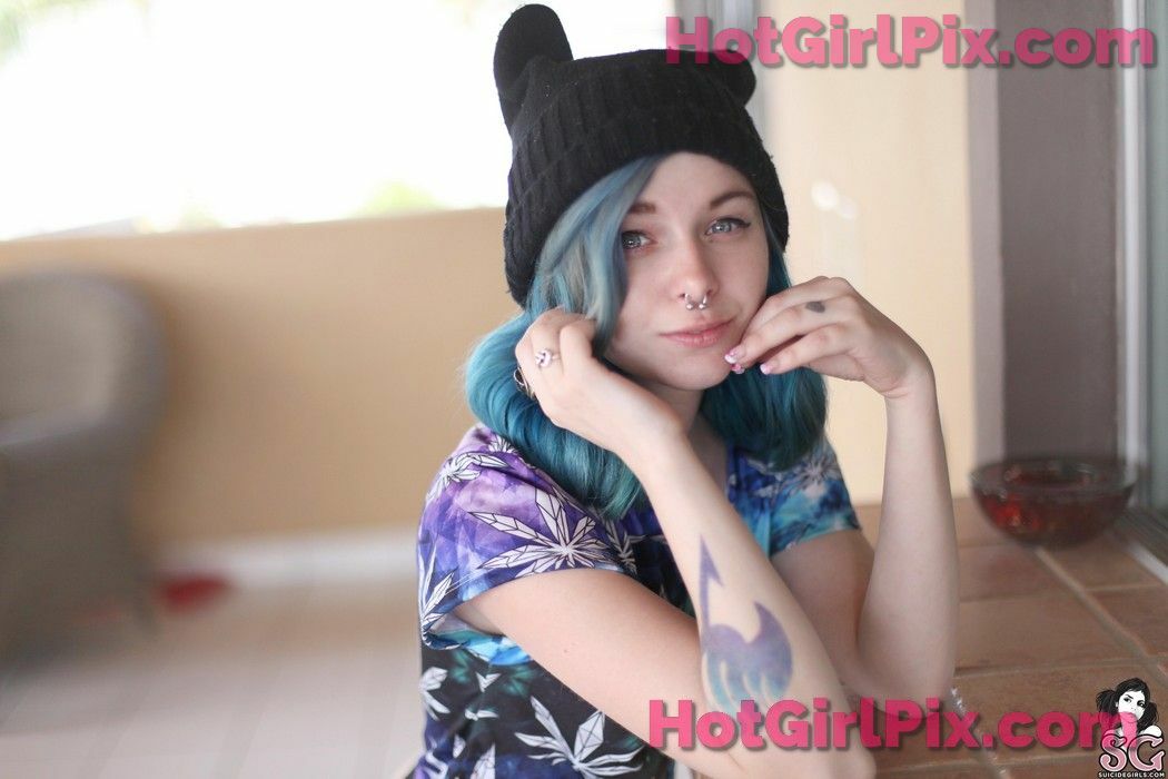 [Suicide Girls] Ramen - Violet Lounge