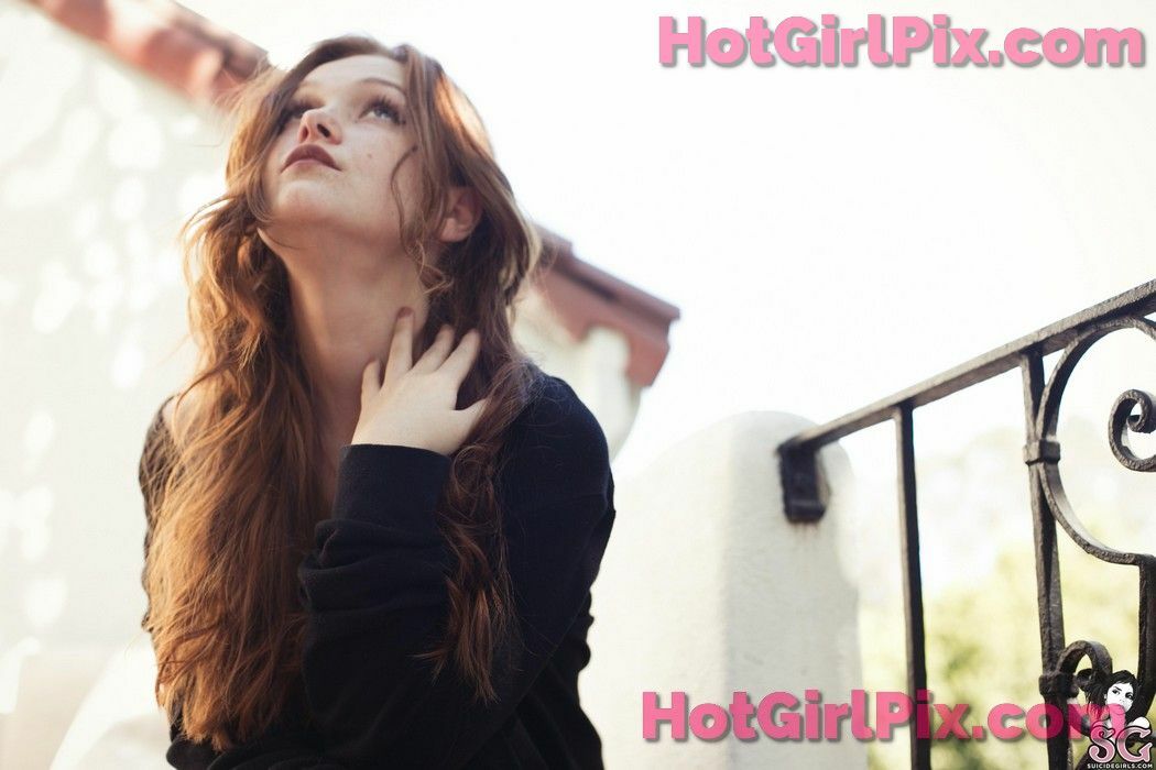[Suicide Girls] Rlei - Unrequited