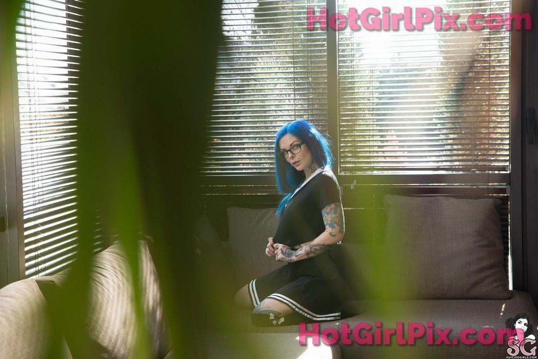 [Suicide Girls] Riae - The Theory of Riaelativity