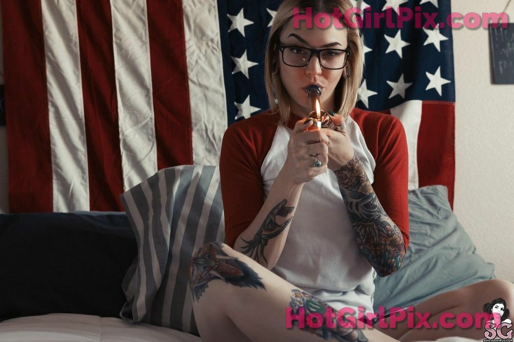 [Suicide Girls] Sabbbre - America, Fuck Yeah