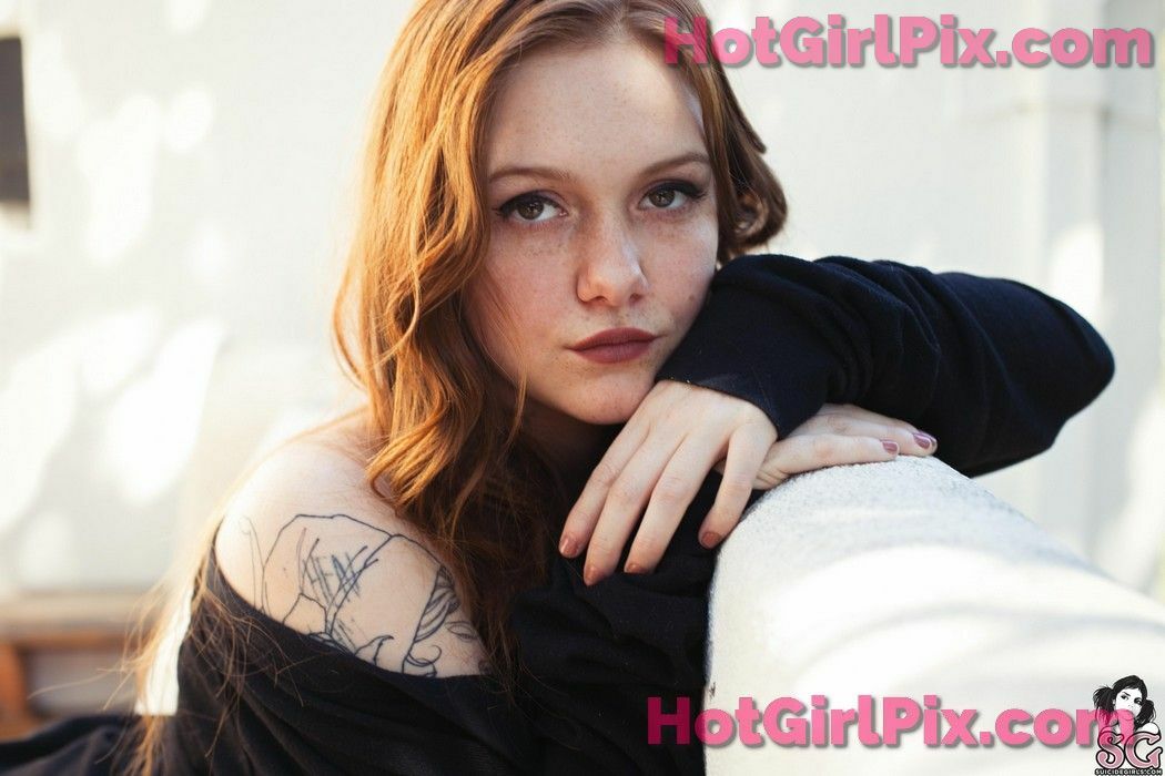[Suicide Girls] Rlei - Unrequited