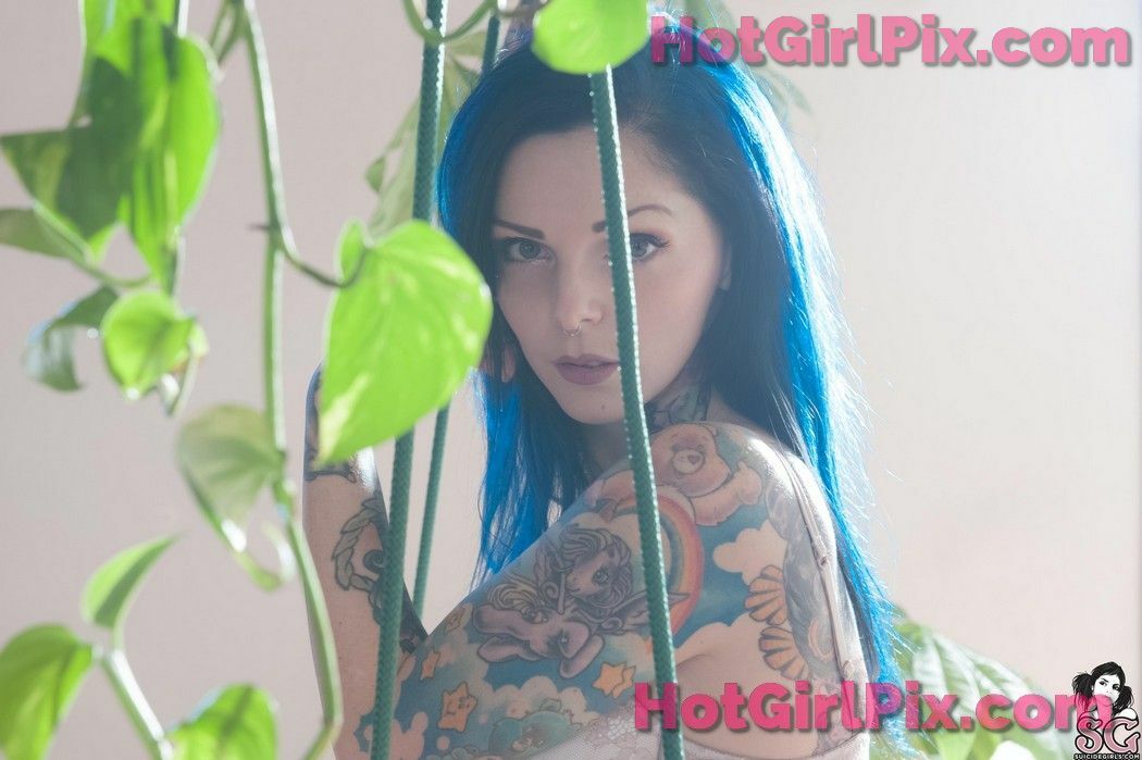 [Suicide Girls] Riae - Swing Away