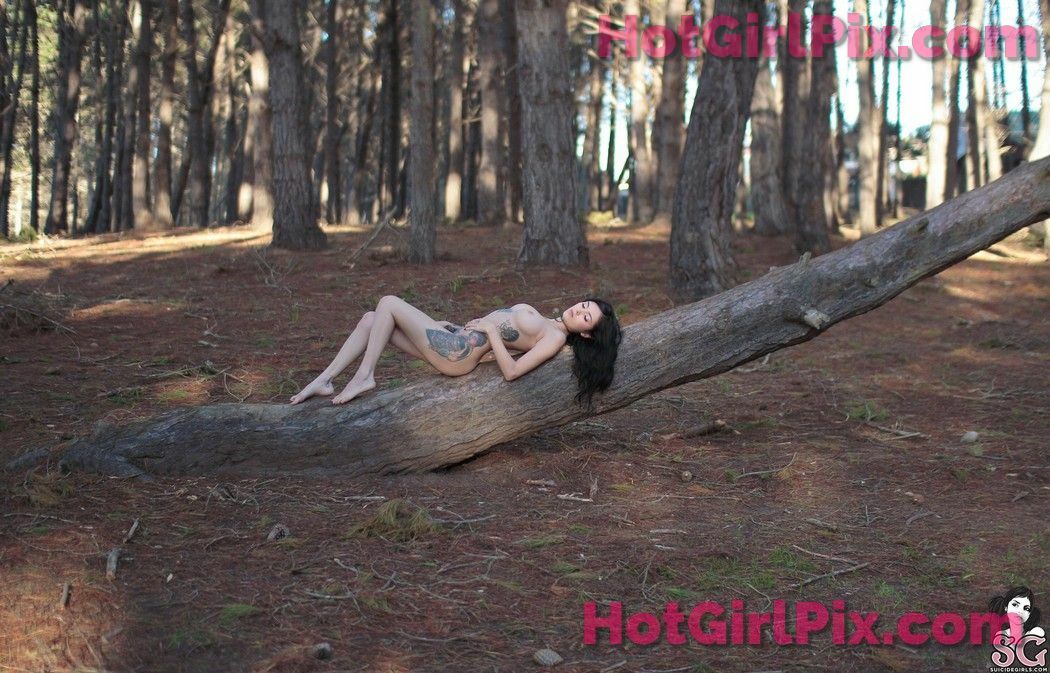 [Suicide Girls] PetiteMarie - Forest Nymph