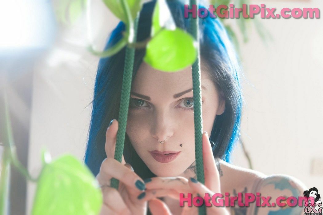 [Suicide Girls] Riae - Swing Away