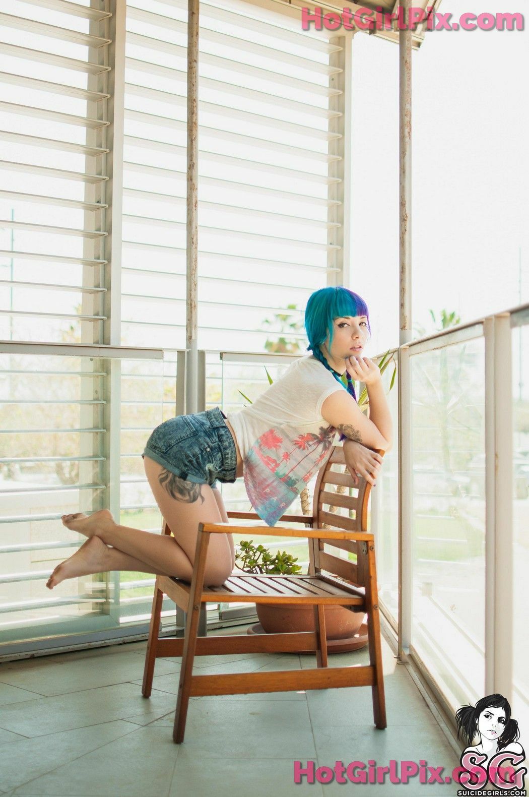 [Suicide Girls] Saria - Good Morning Breeze