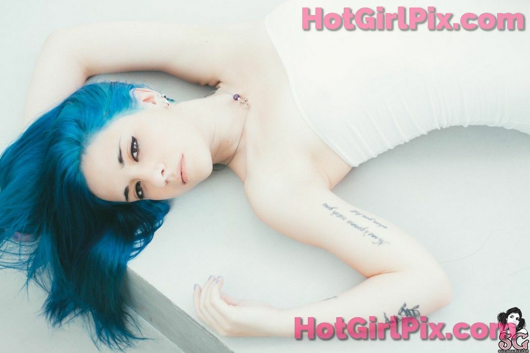 [Suicide Girls] Saria - Dear Blue Alice