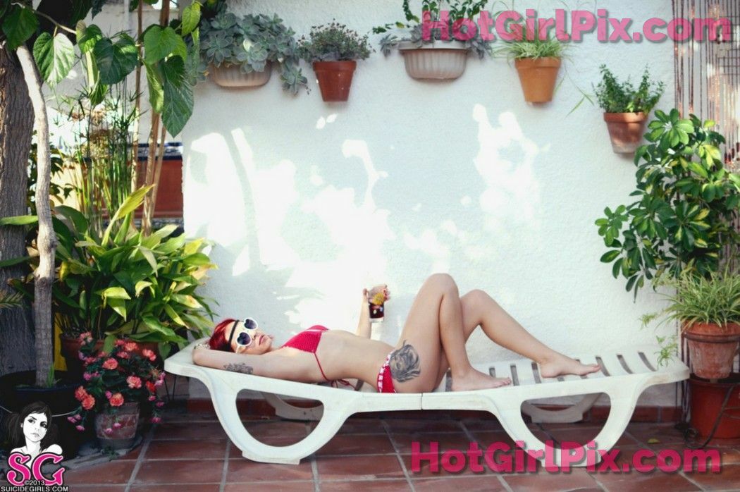 [Suicide Girls] Saria - Beat The Heat Cover Photo