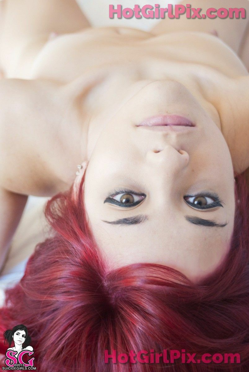 [Suicide Girls] Saria - Brand New Song
