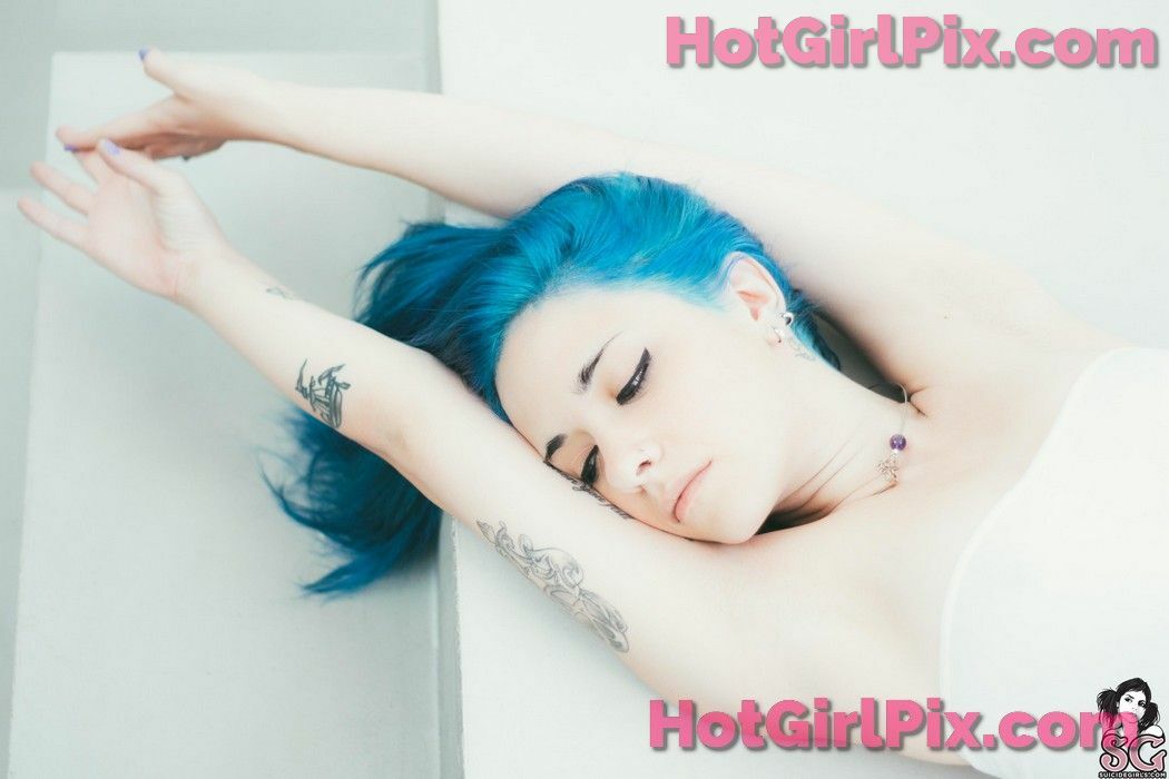 [Suicide Girls] Saria - Dear Blue Alice