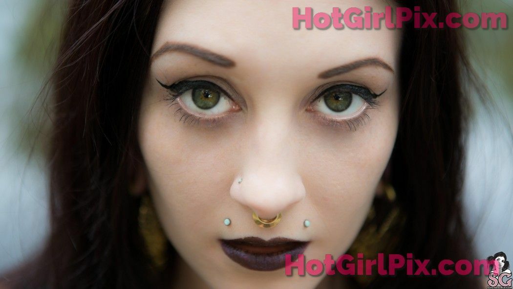 [Suicide Girls] Sairyn - Swamp Hex