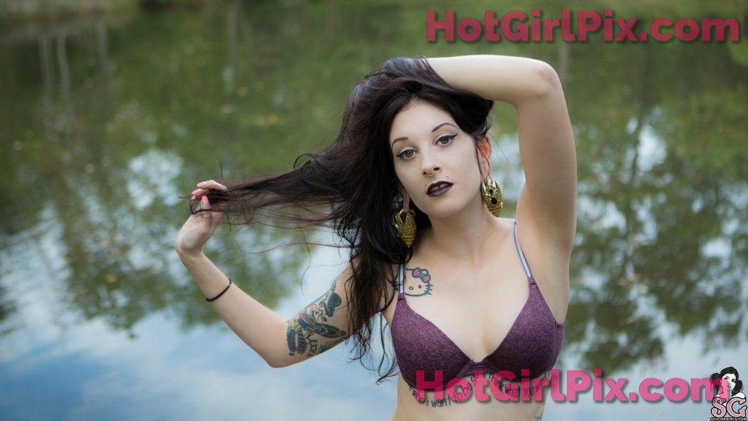 [Suicide Girls] Sairyn - Swamp Hex