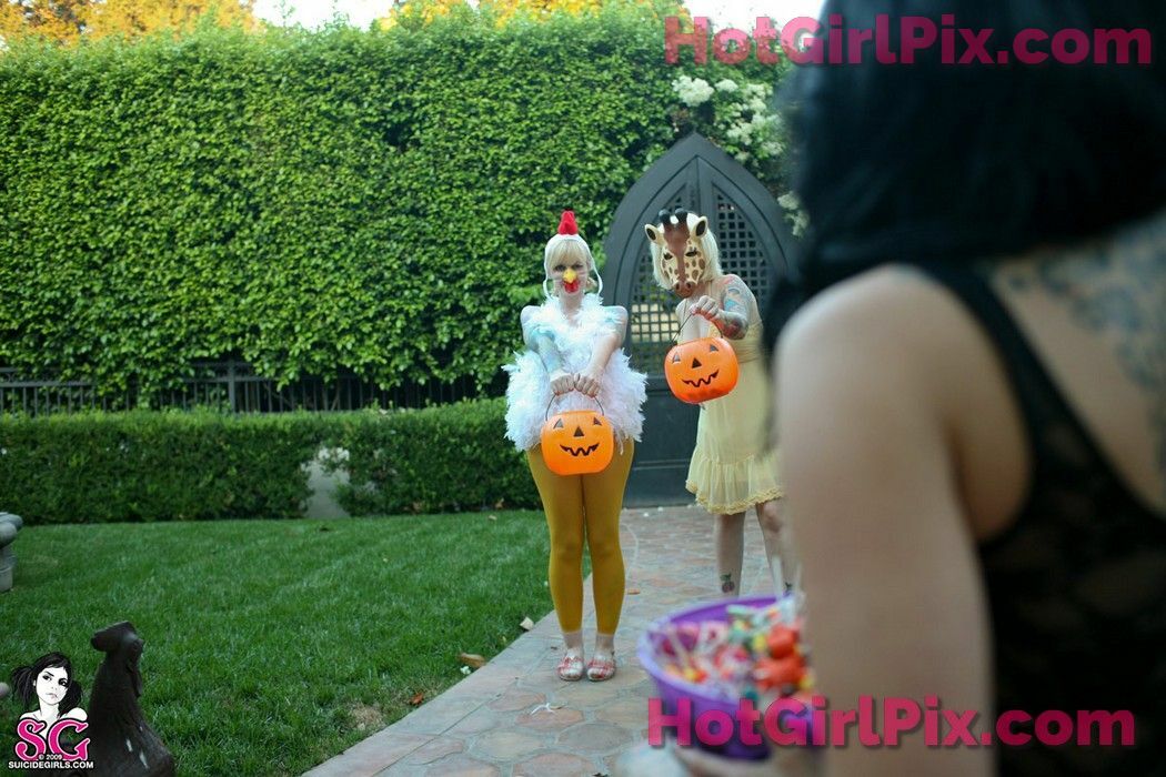 [Suicide Girls] Sash & Quinne - Trick or Treat Cover Photo