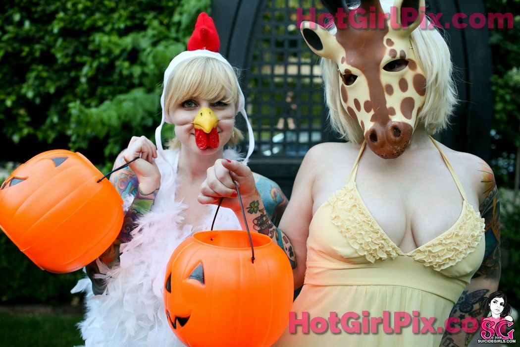 [Suicide Girls] Sash & Quinne - Trick or Treat