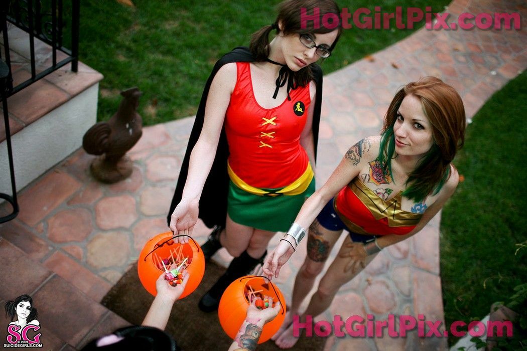 [Suicide Girls] Sash & Quinne - Trick or Treat