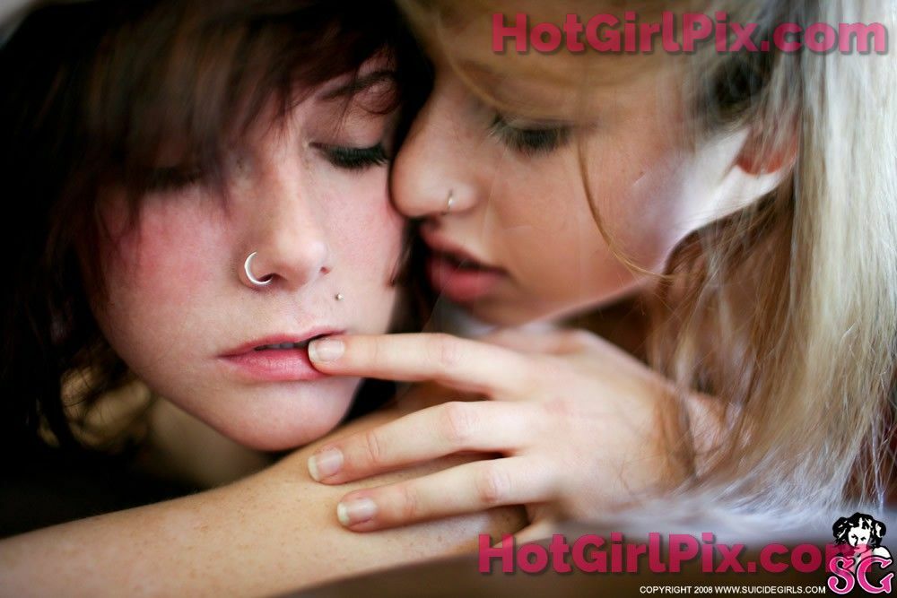 [Suicide Girls] Sash & Desdemonia - Alone Together