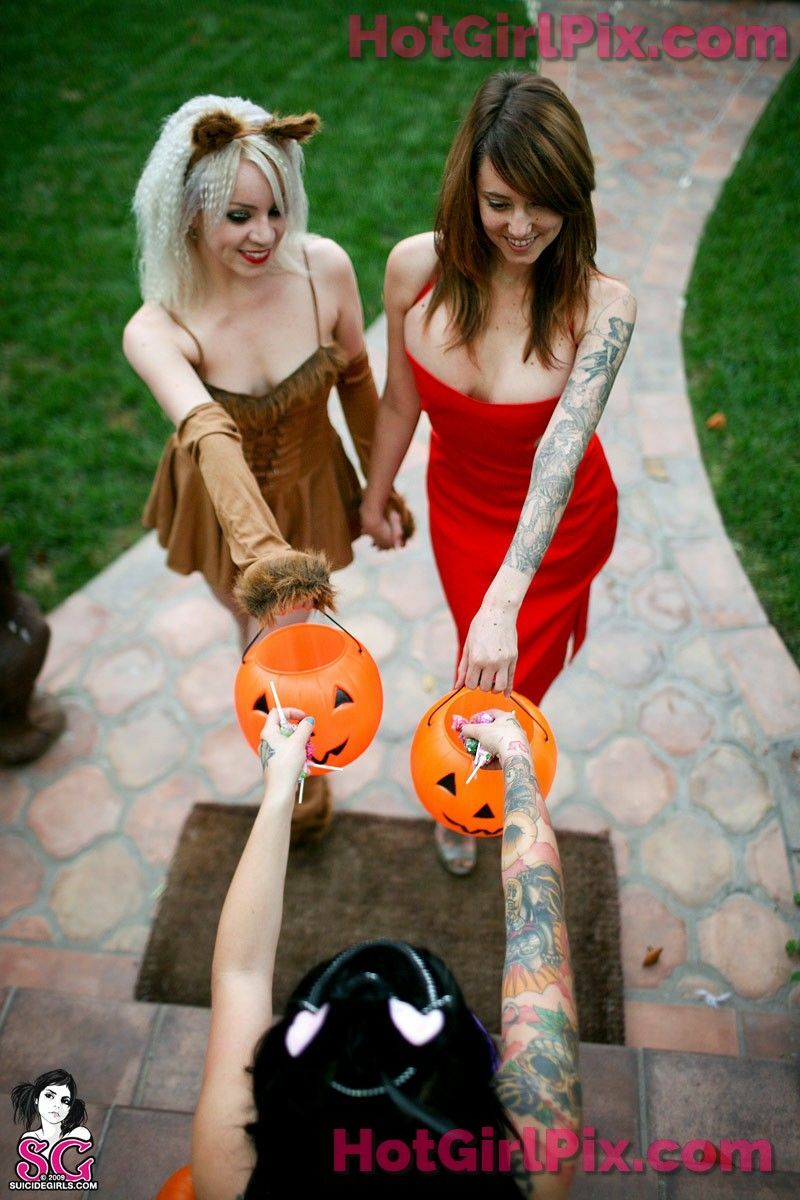 [Suicide Girls] Sash & Quinne - Trick or Treat