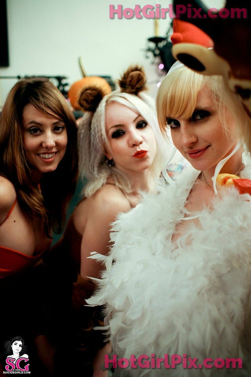 [Suicide Girls] Sash & Quinne - Trick or Treat