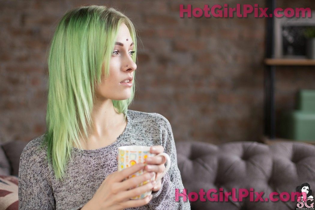 [Suicide Girls] Sashabrink - The Heat of the Sun