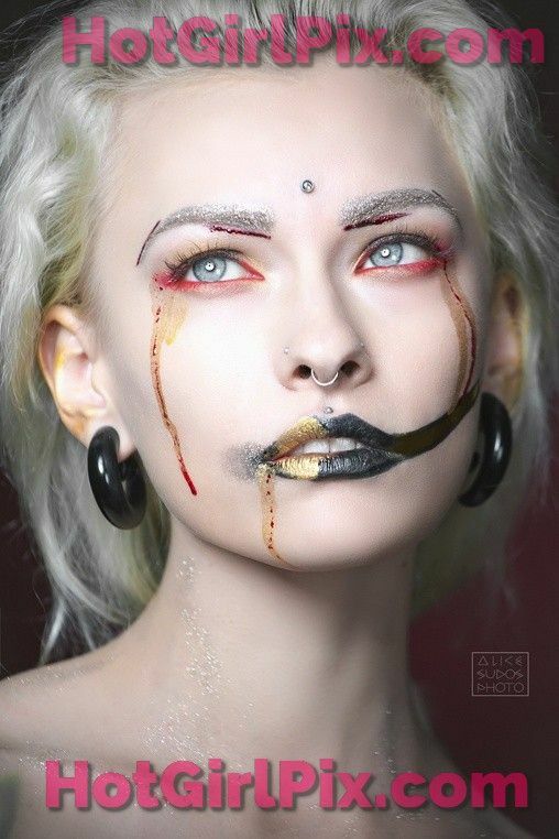 [Suicide Girls] Sashabrink - Halloween Cover Photo