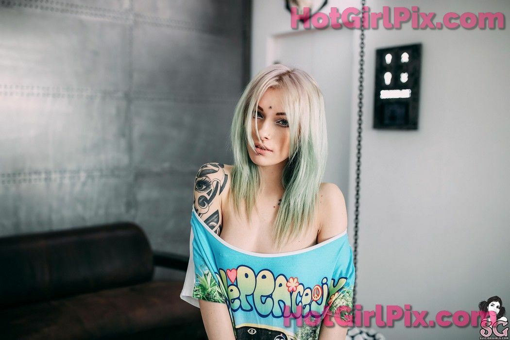 [Suicide Girls] Sashabrink - Cotton Candy