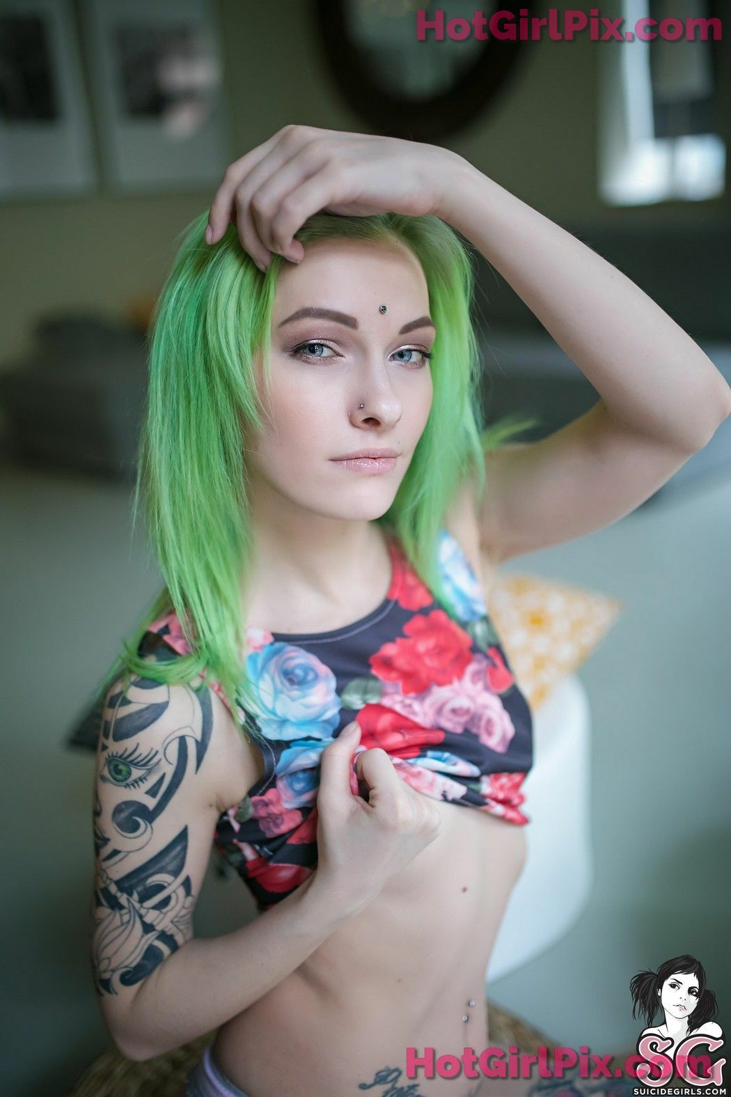 [Suicide Girls] Sashabrink - Emerald Green