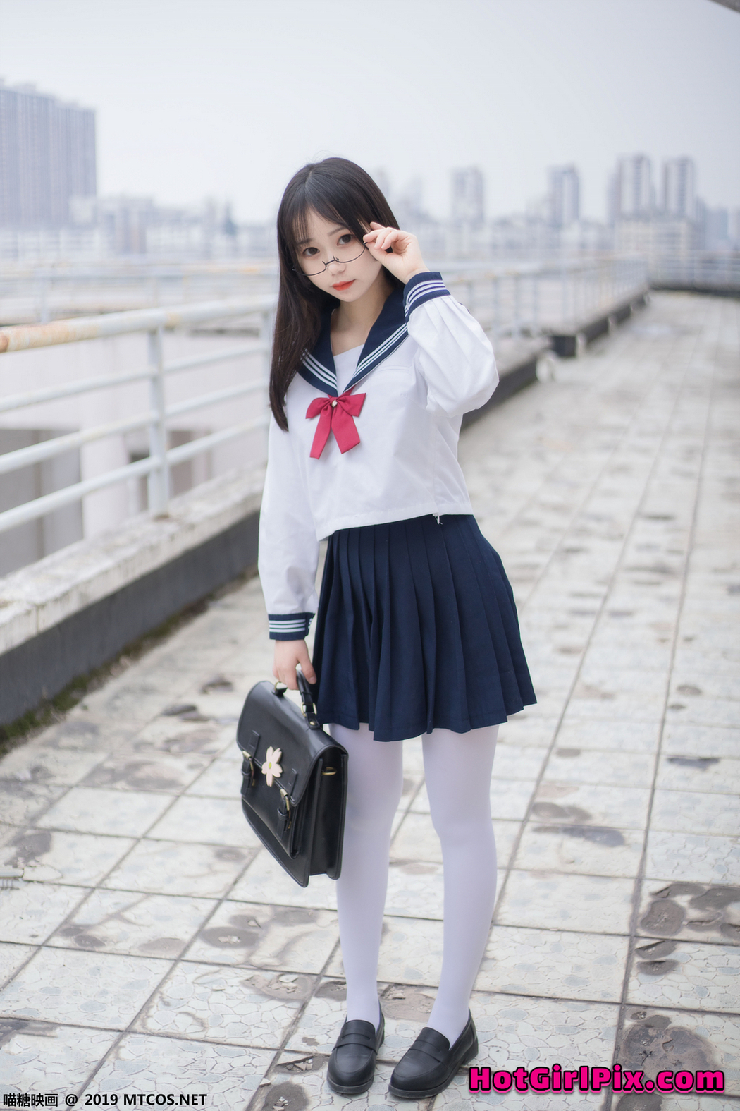 [MTCos] 喵糖映画 Vol.067 半度度度喵 喵喵的白丝水手服