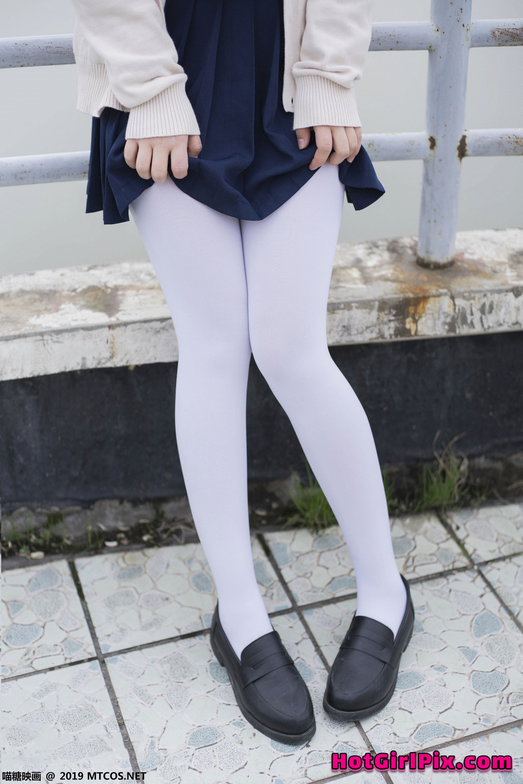 [MTCos] 喵糖映画 Vol.067 半度度度喵 喵喵的白丝水手服