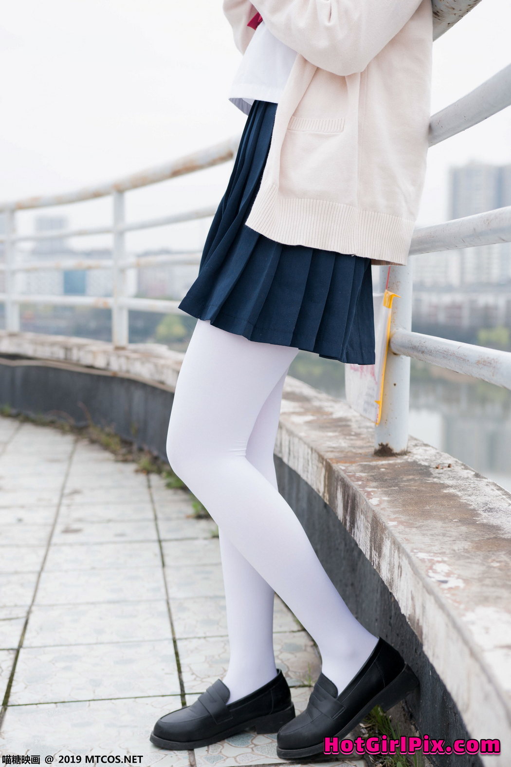 [MTCos] 喵糖映画 Vol.067 半度度度喵 喵喵的白丝水手服