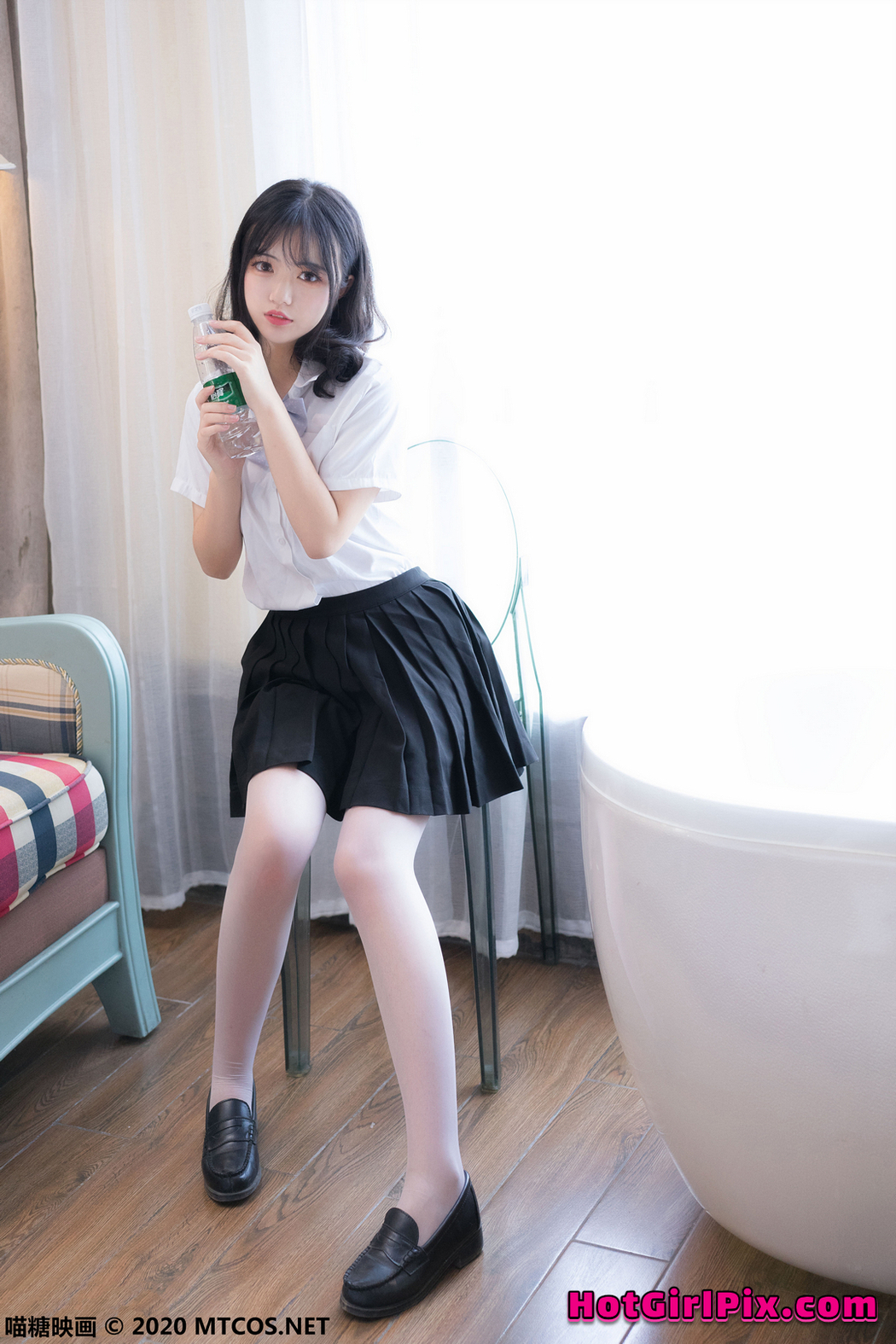 [MTCos] 喵糖映画 Vol.093 丝袜酷女孩