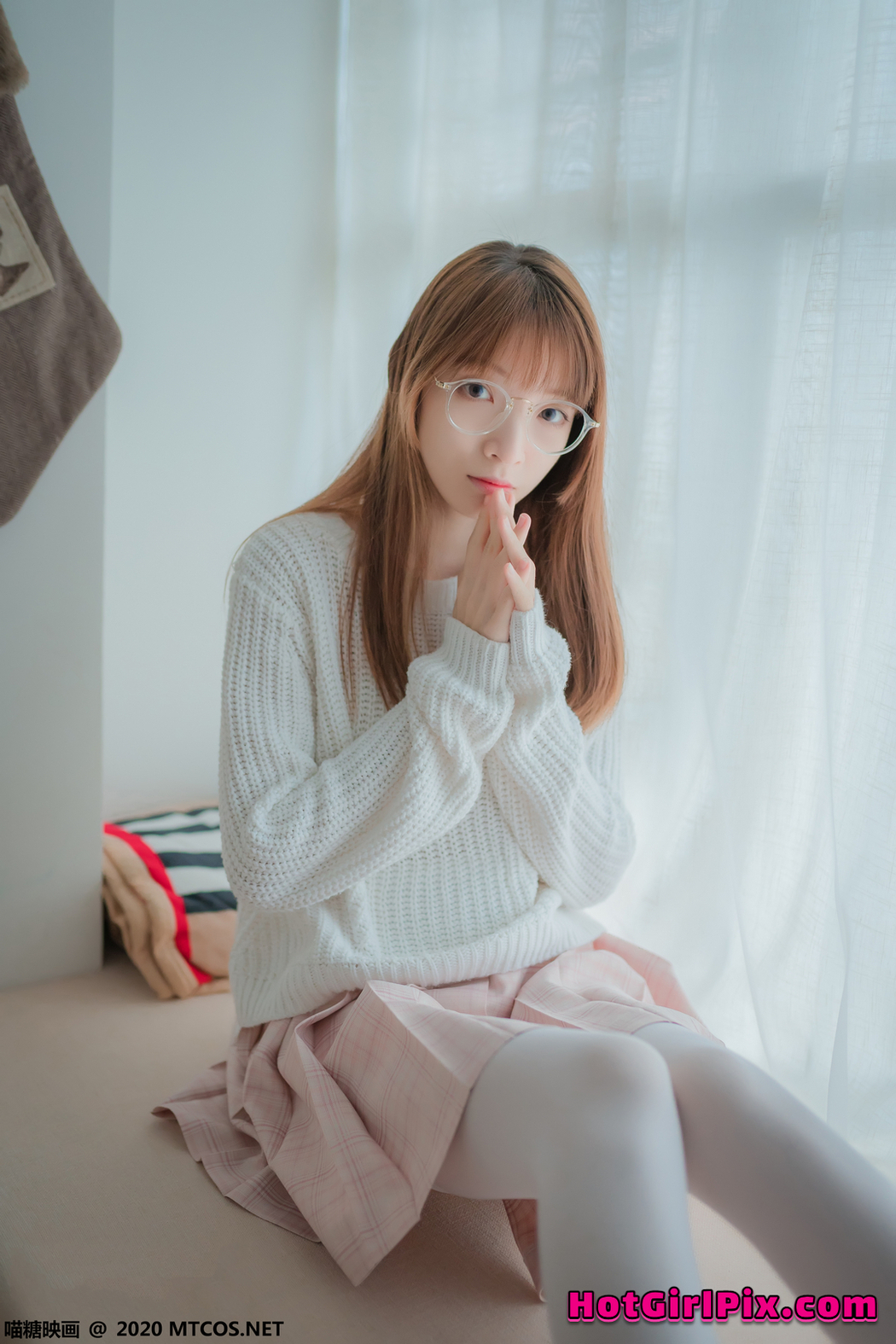 [MTCos] 喵糖映画 Vol.077 粉格裙的眼睛娘