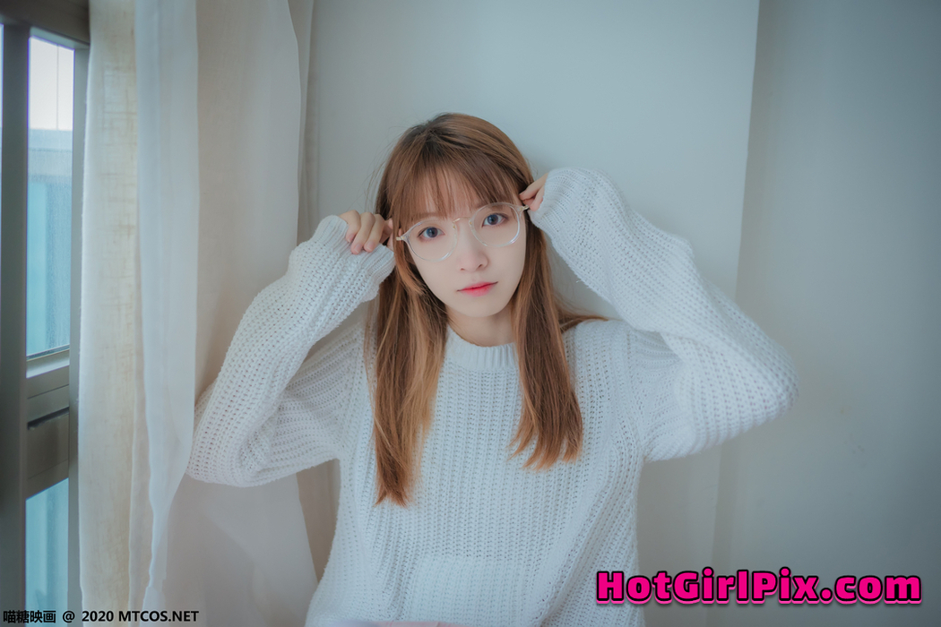 [MTCos] 喵糖映画 Vol.077 粉格裙的眼睛娘