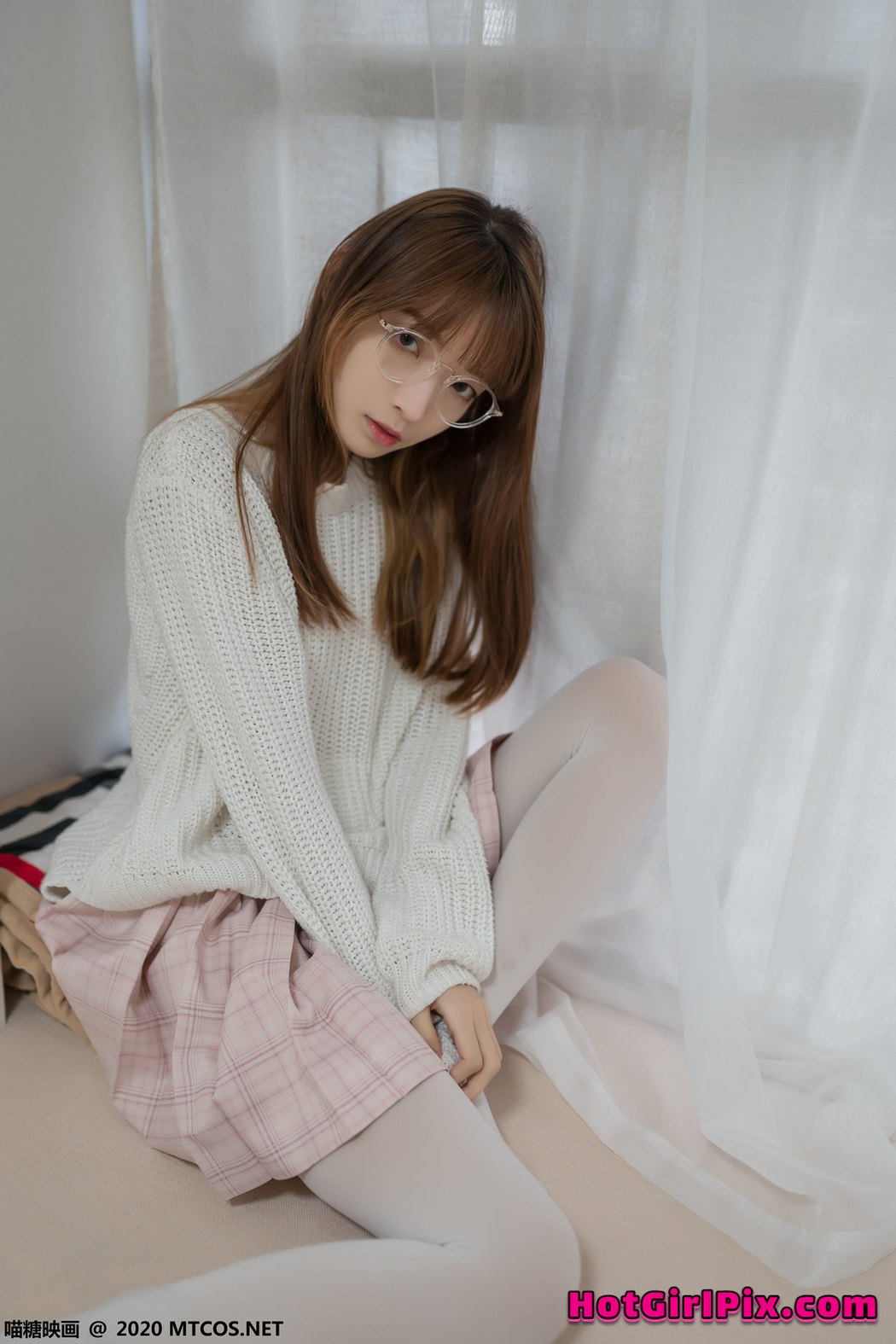 [MTCos] 喵糖映画 Vol.077 粉格裙的眼睛娘