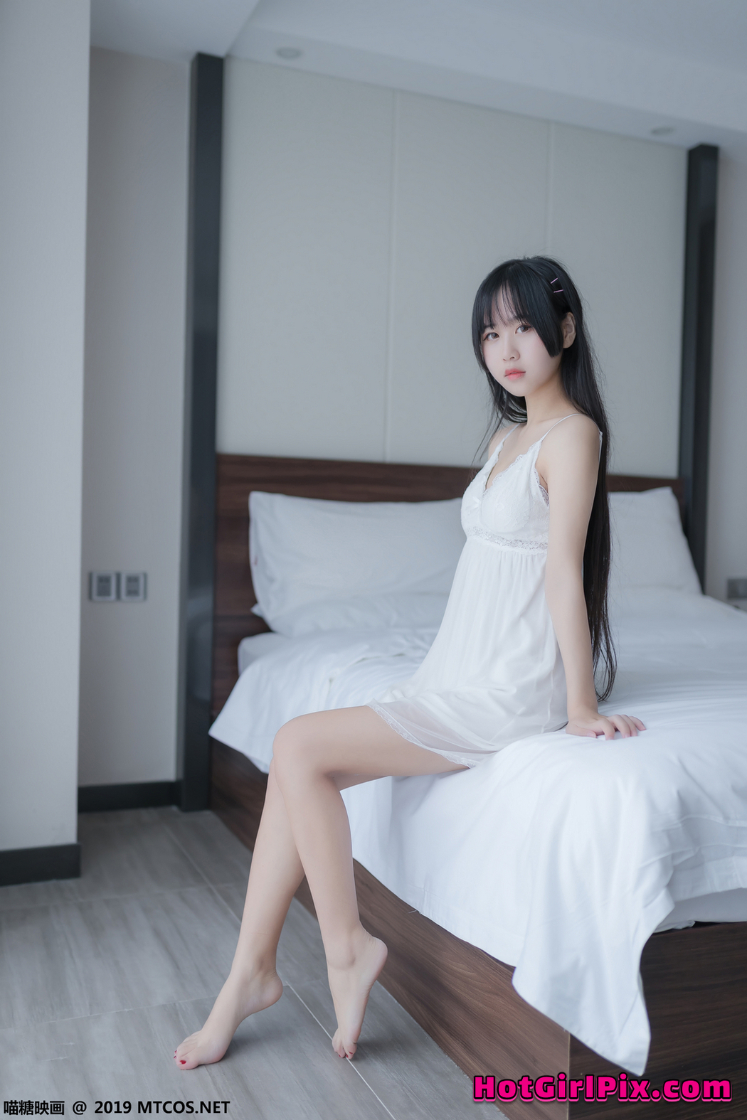 [MTCos] 喵糖映画 Vol.069 萌芽儿o0 白纱裙 Cover Photo