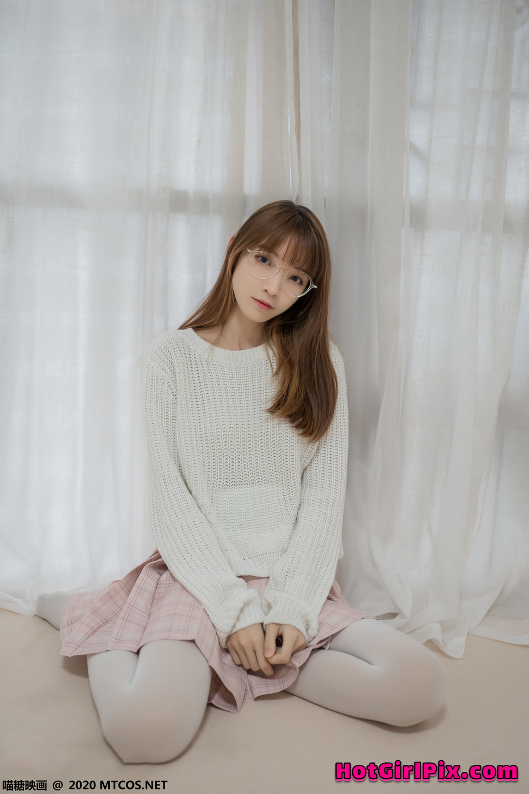 [MTCos] 喵糖映画 Vol.077 粉格裙的眼睛娘