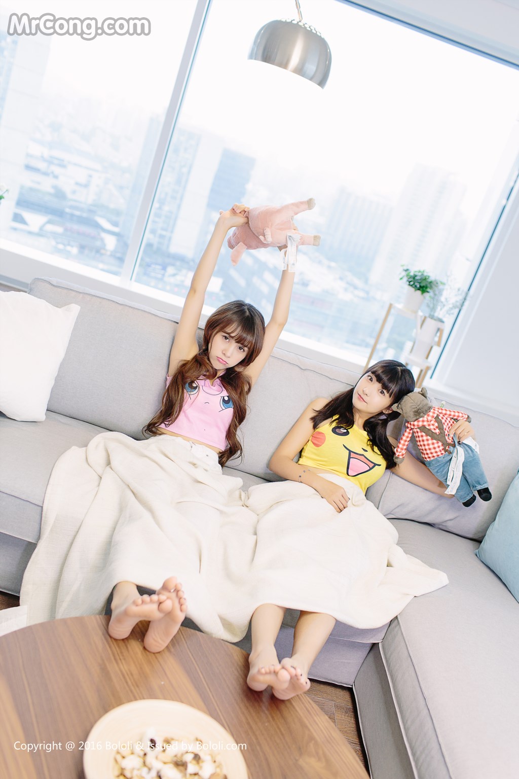 Kimoe Vol.002: Xia Mei Jiang (夏美酱) v&agrave; Qiu Qiu Zhou Wen (球球周闻) (41 images)