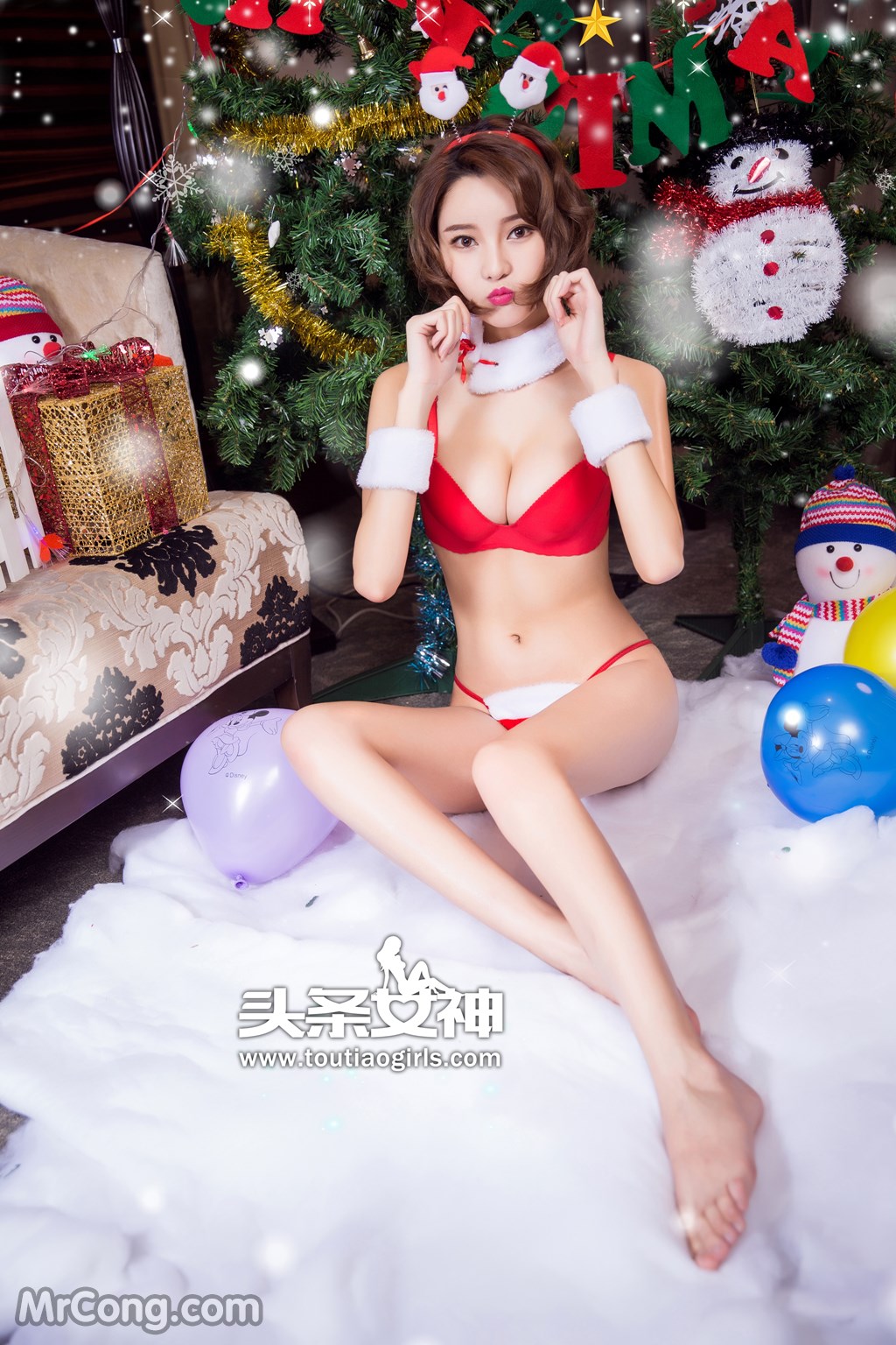 TouTiao 2016-12-24: Wen Xue (文雪) (38 images)