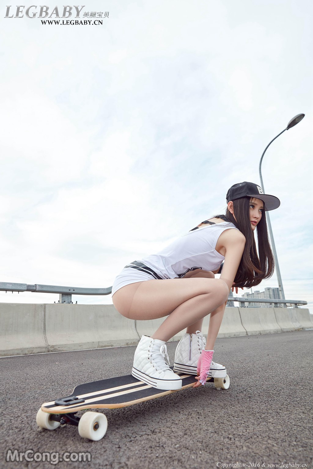 LegBaby Vol.028: Xiao Xiao (潇潇) (51 images)