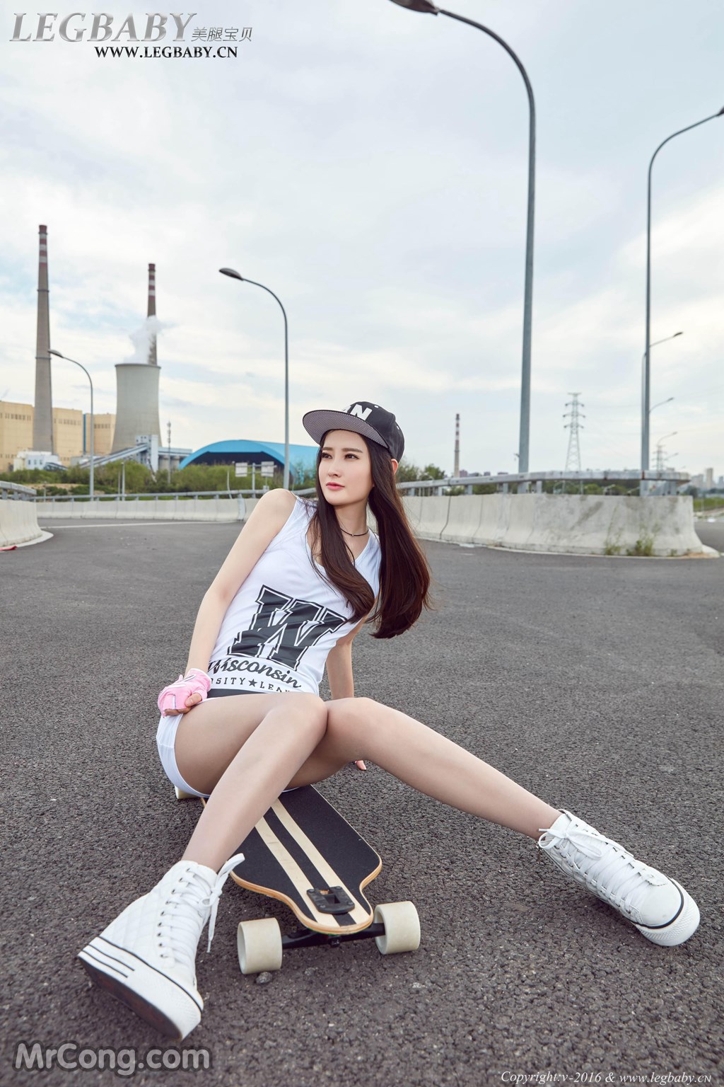 LegBaby Vol.028: Xiao Xiao (潇潇) (51 images)
