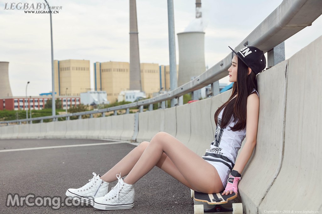 LegBaby Vol.028: Xiao Xiao (潇潇) (51 images)
