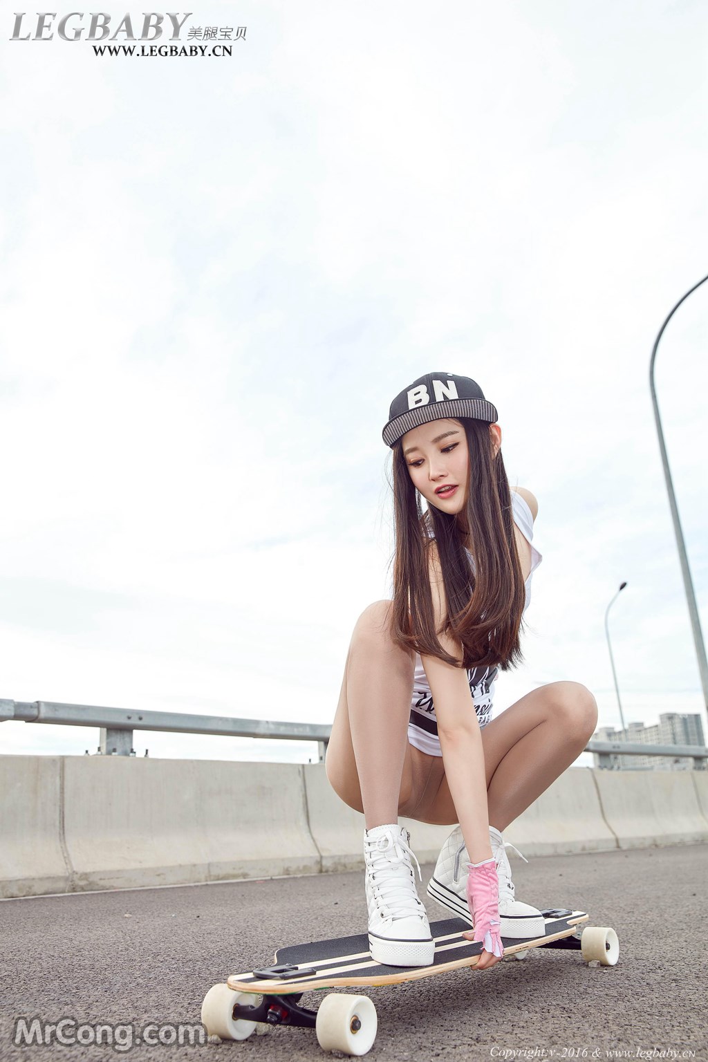 LegBaby Vol.028: Xiao Xiao (潇潇) (51 images)