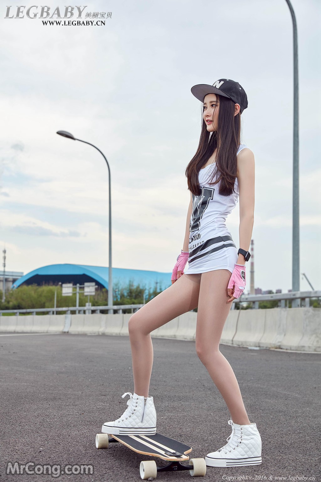 LegBaby Vol.028: Xiao Xiao (潇潇) (51 images)