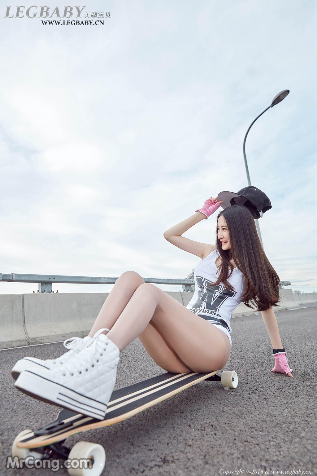 LegBaby Vol.028: Xiao Xiao (潇潇) (51 images)