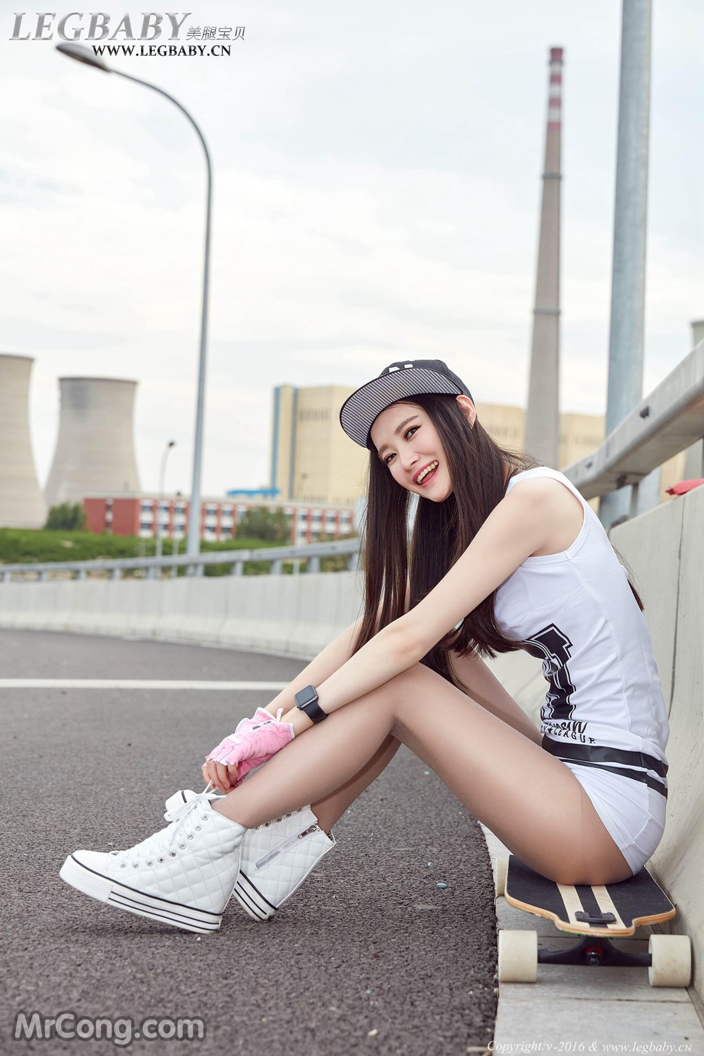 LegBaby Vol.028: Xiao Xiao (潇潇) (51 images)