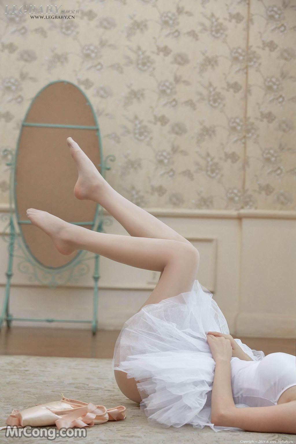 LegBaby Vol.027: Xiao Xiao (潇潇) (64 images)