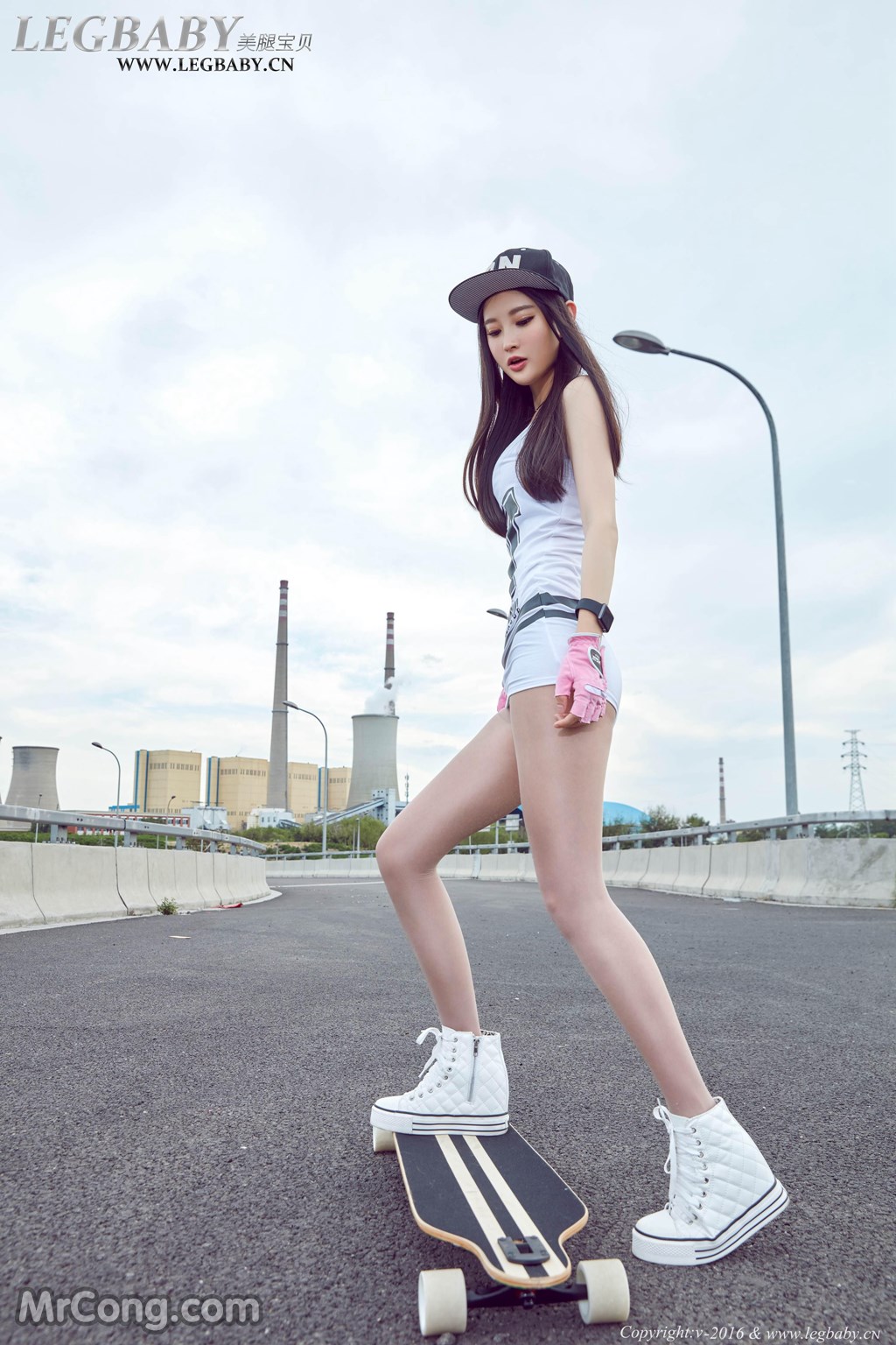 LegBaby Vol.028: Xiao Xiao (潇潇) (51 images)