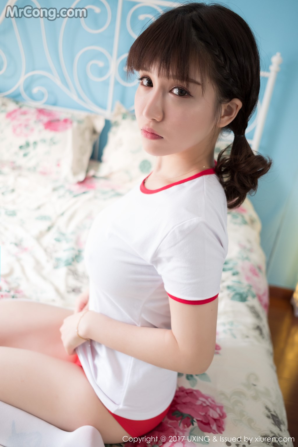 UXING Vol.040: Aojiao Meng Meng (K8傲娇萌萌Vivian) (61 images)