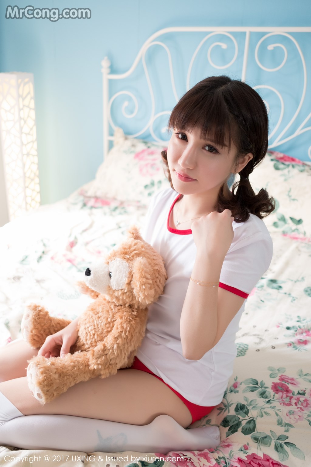 UXING Vol.040: Aojiao Meng Meng (K8傲娇萌萌Vivian) (61 images)
