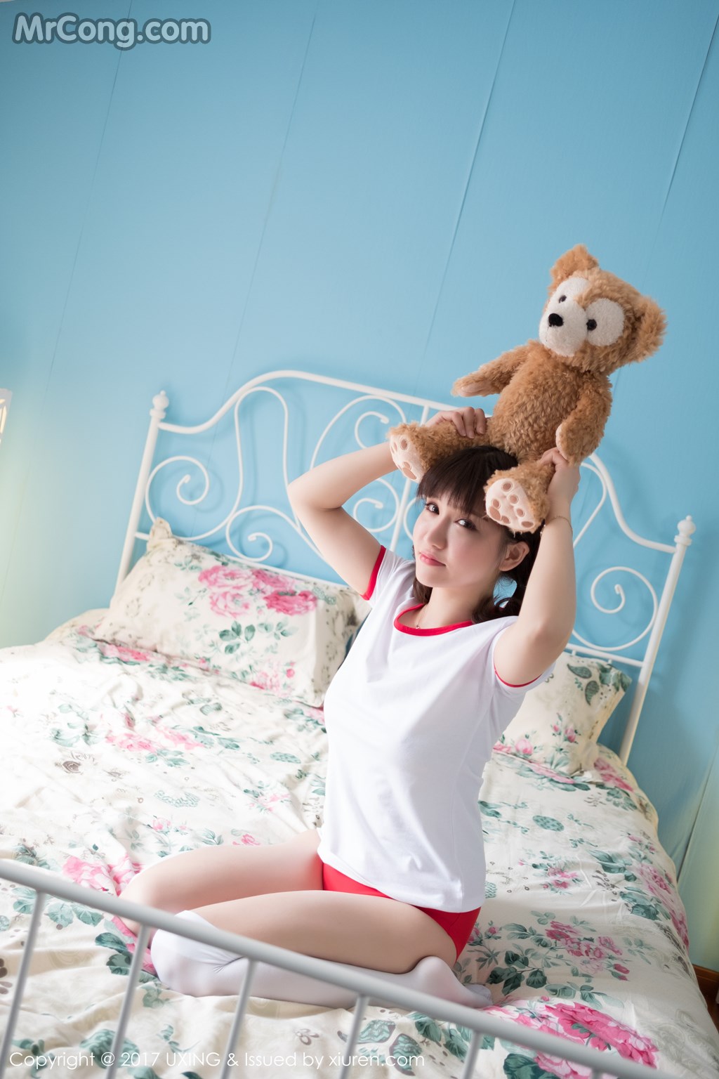 UXING Vol.040: Aojiao Meng Meng (K8傲娇萌萌Vivian) (61 images)