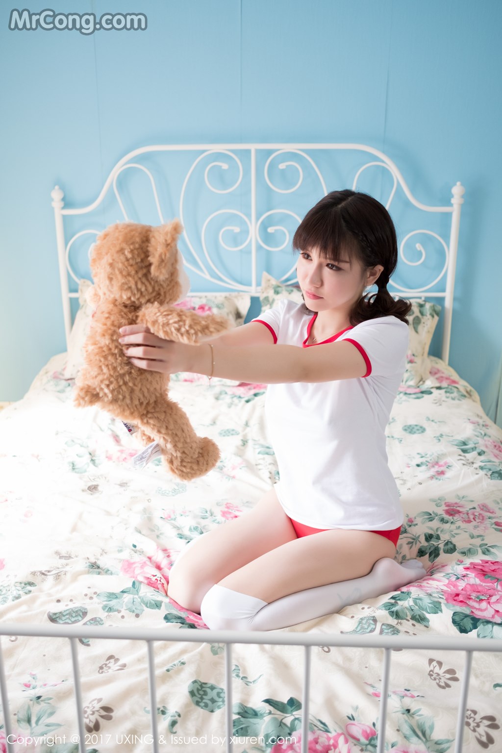UXING Vol.040: Aojiao Meng Meng (K8傲娇萌萌Vivian) (61 images)