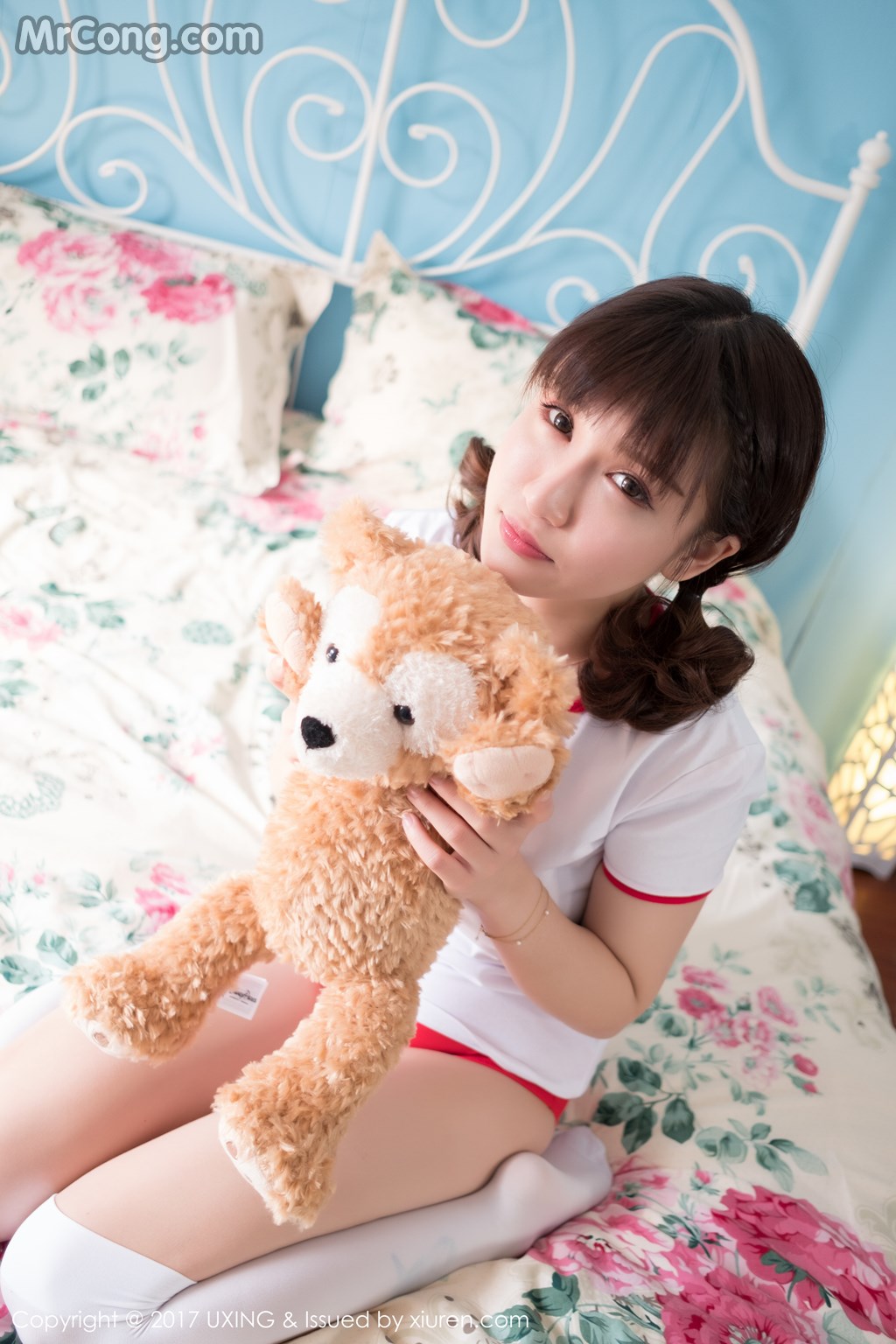 UXING Vol.040: Aojiao Meng Meng (K8傲娇萌萌Vivian) (61 images)